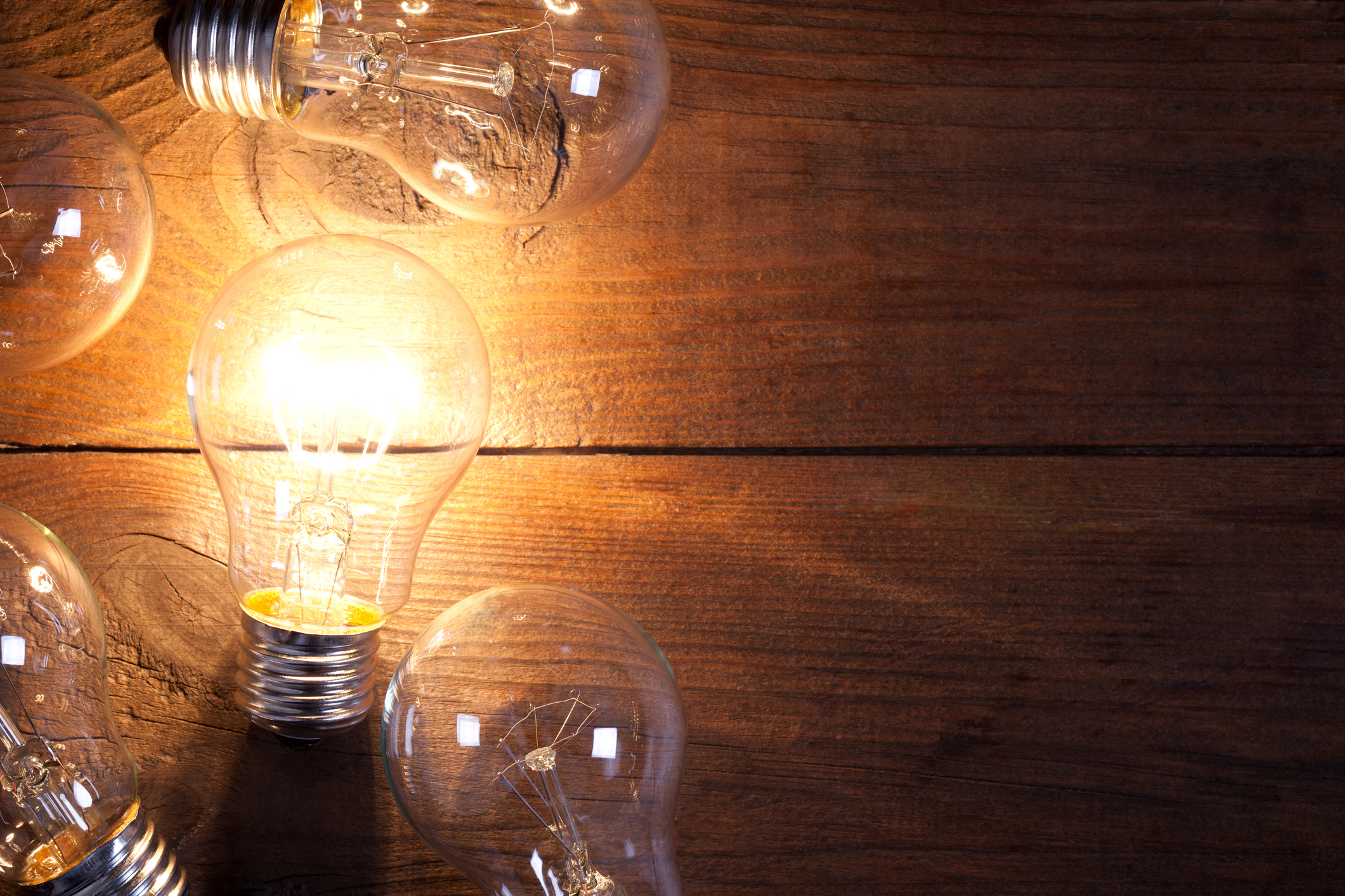 How to Properly Dispose of Light Bulbs | AEP Energy, image size:2121x1414