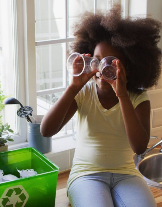 girl-recycling